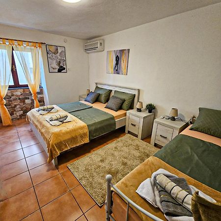 Forever Oasis Vrbnik Extérieur photo